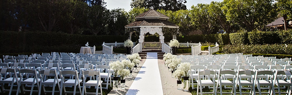 Rose Court Garden At Disneyland Hotel California Weddings Wishes