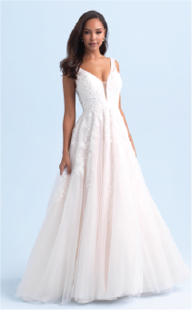 A sleeveless wedding dress inspired by Pocahontas