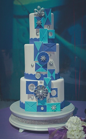 Wedding Cake Wednesday It S A Small World Disney Weddings