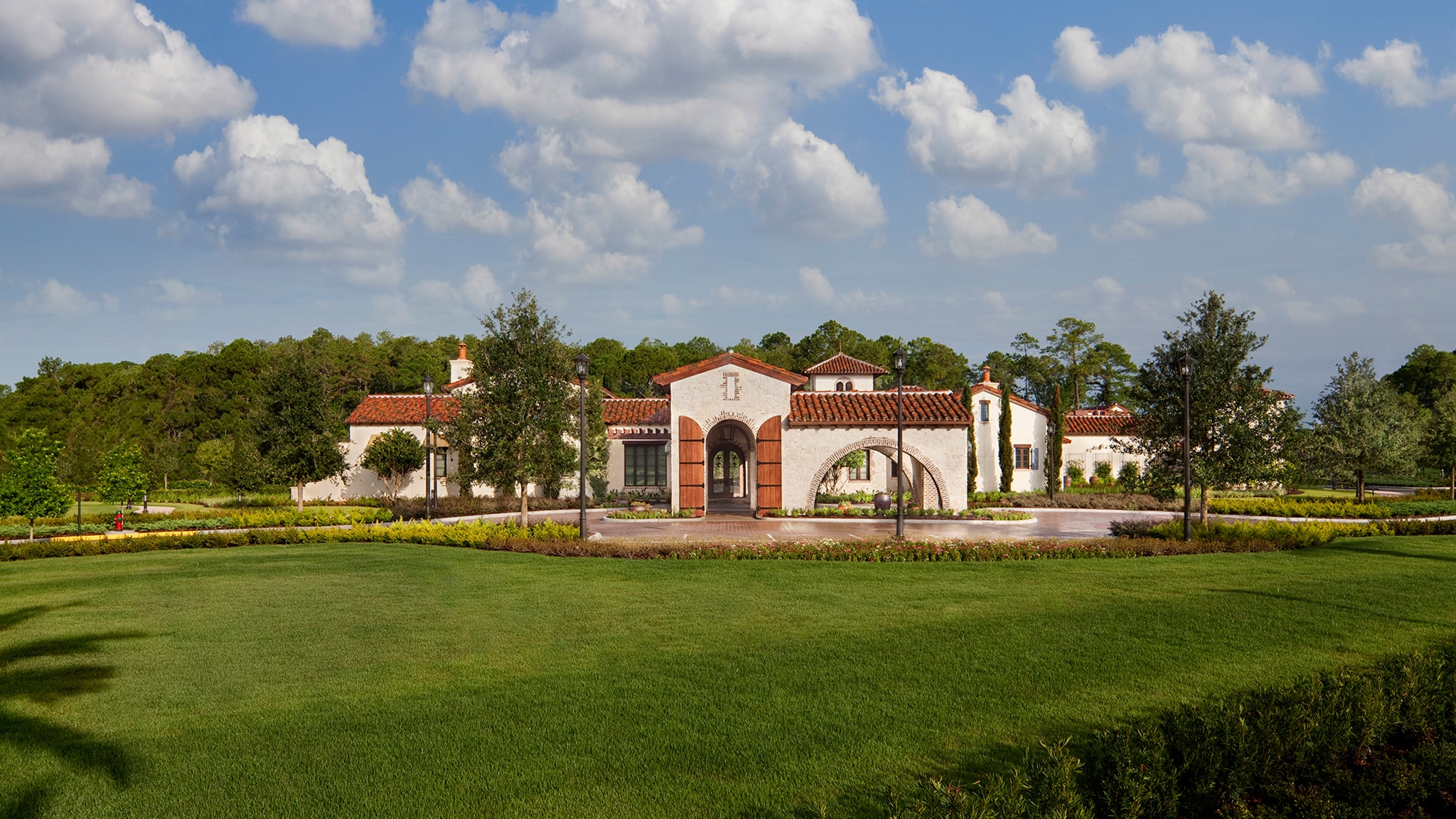 The exterior of Summerhouse, the Tuscan-style private clubhouse at Golden Oak