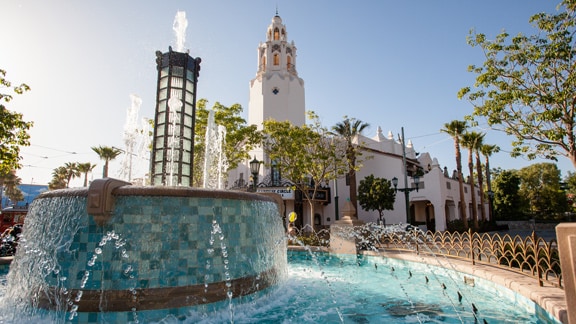 A fountain in front of Carthay Circle Restaurant in Disney California Adventure Park